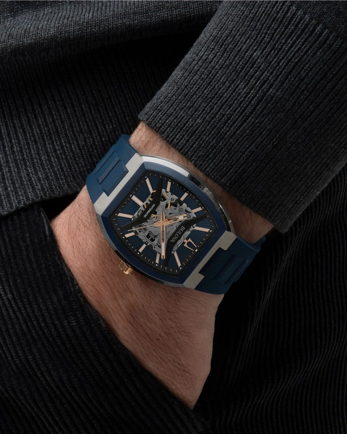 Bulova Máquina PVD Azul, Esqueletizado — Caballero
