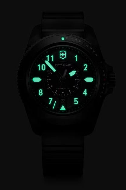 Victorinox Journey 1884, PVD Negro, Correa Caucho — Caballero