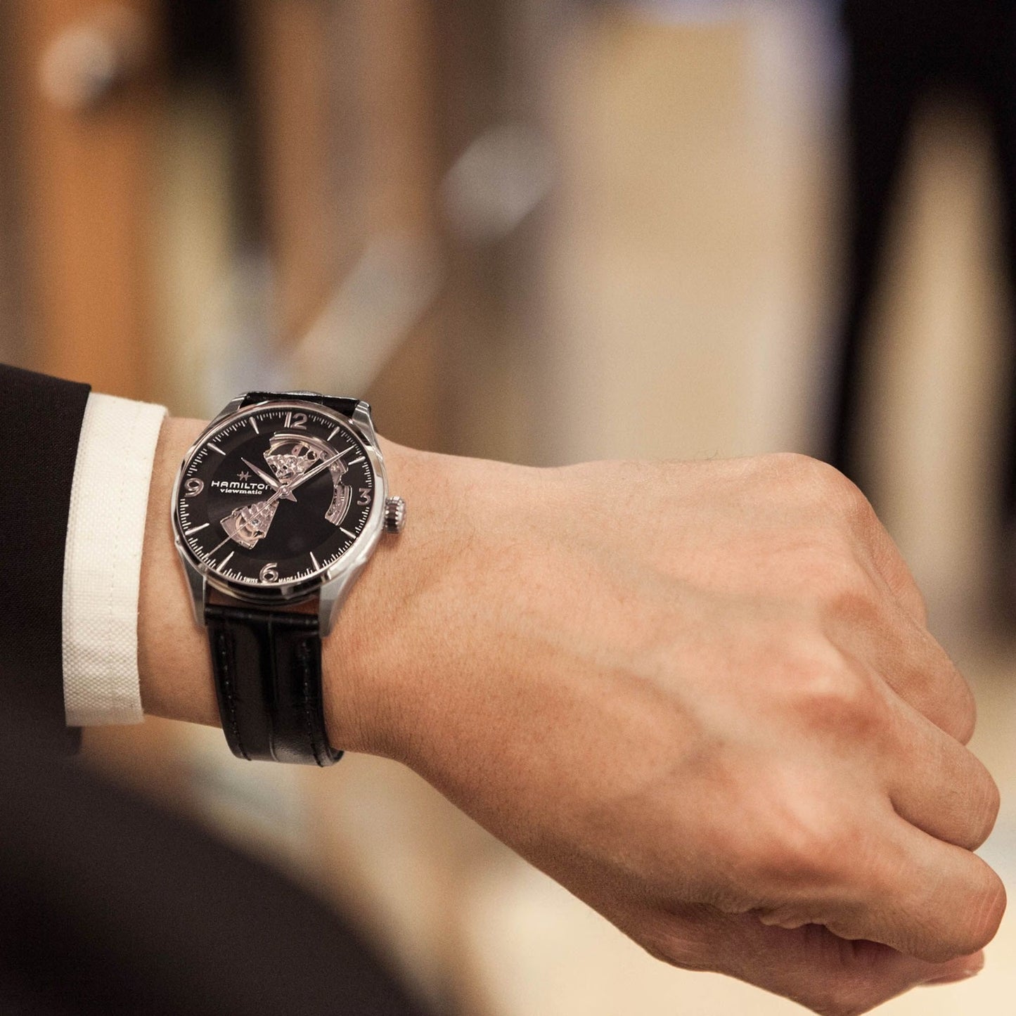 Hamilton Jazzmaster Open Heart Auto, Negro Degradado, Correa Piel — Caballero
