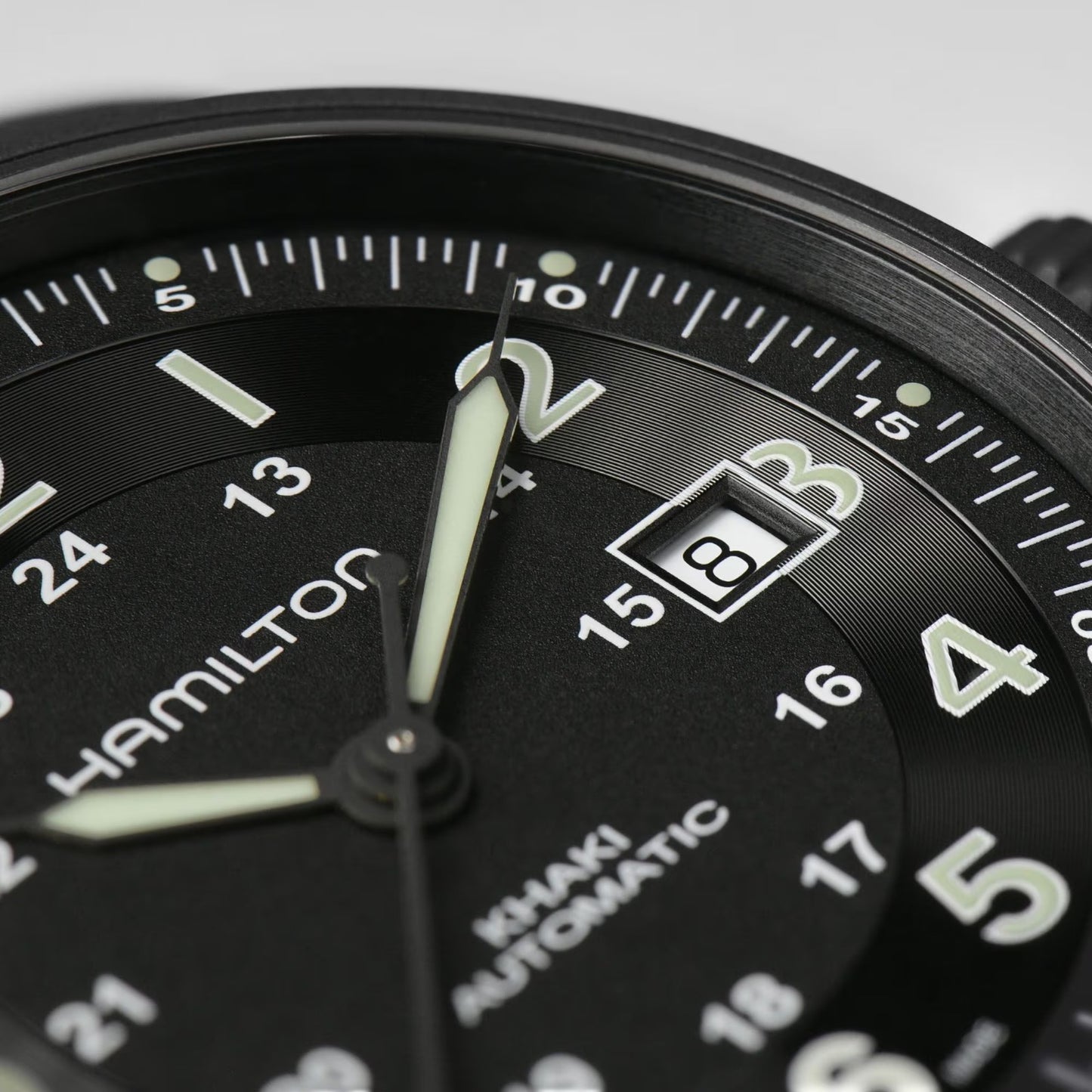 Hamilton Khaki Field Titanium Auto, PVD Negro — Caballero