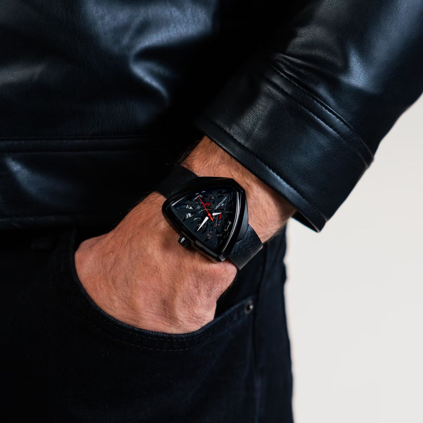 Hamilton Ventura Elvis80 Skeleton Dragon, PVD Negro — Unisex