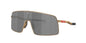 Oakley Sutro TI Patrick Mahomes II Collection, Titanio Dorado, Lente Prizm Negro — Unisex