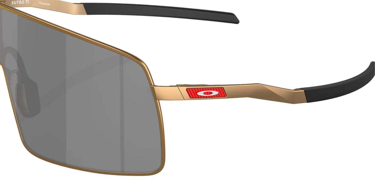 Oakley Sutro TI Patrick Mahomes II Collection, Titanio Dorado, Lente Prizm Negro — Unisex