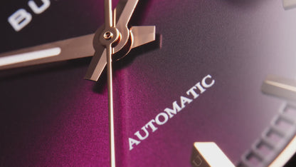 Bulova Surveyor Automático PVD Rosa, Carátula Púrpura — Caballero